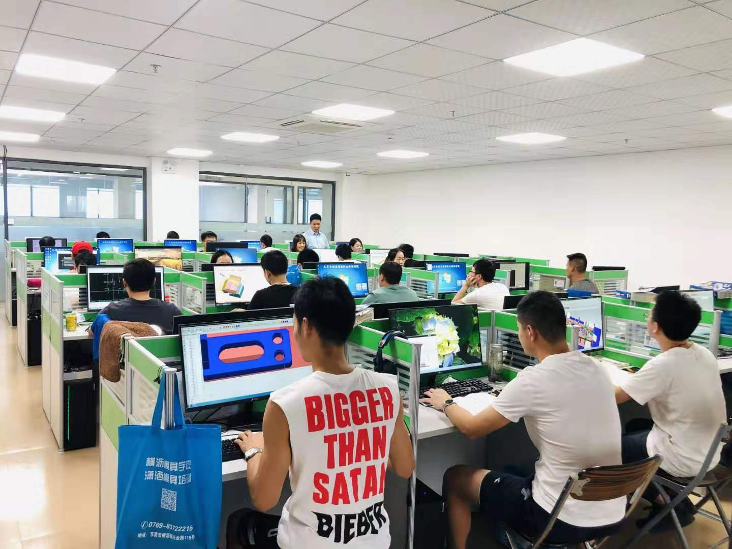 瀟灑培訓歡迎你(瀟灑學校)