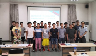 瀟灑模具培訓每期開班合影