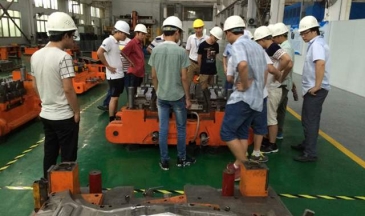 瀟灑學員定期到中泰汽車模具廠參觀學習